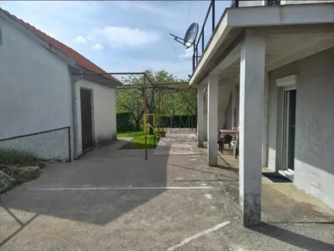 Sale, house, 218m², Cetinje, Crna Gora - image 6