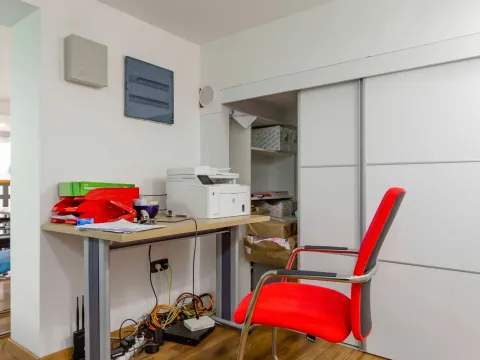 Izdavanje, poslovni prostor, 43m², City Kej, Podgorica - image 11