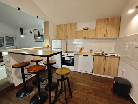Rent, two bedroom apartment, 100m², Budva, Crna Gora - image 20
