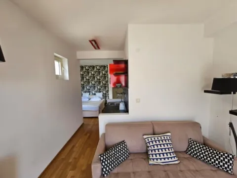 Izdavanje, dvosoban stan, 75m², Gospoština, Budva - image 9