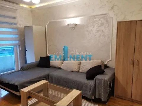 Izdavanje, dvosoban stan, 50m², Vračar Sve Podlokacije, Beograd - image 1