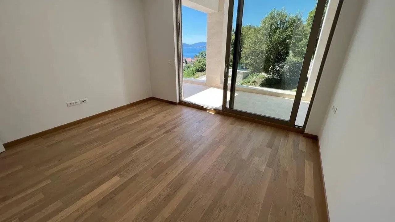 Sale, two bedroom apartment, 240m², Donja Lastva, Tivat