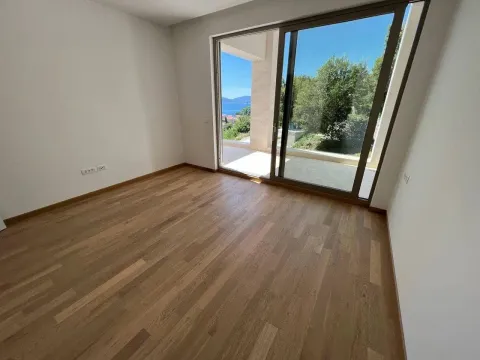 Prodaja, dvosoban stan, 240m², Donja Lastva, Tivat - image 1