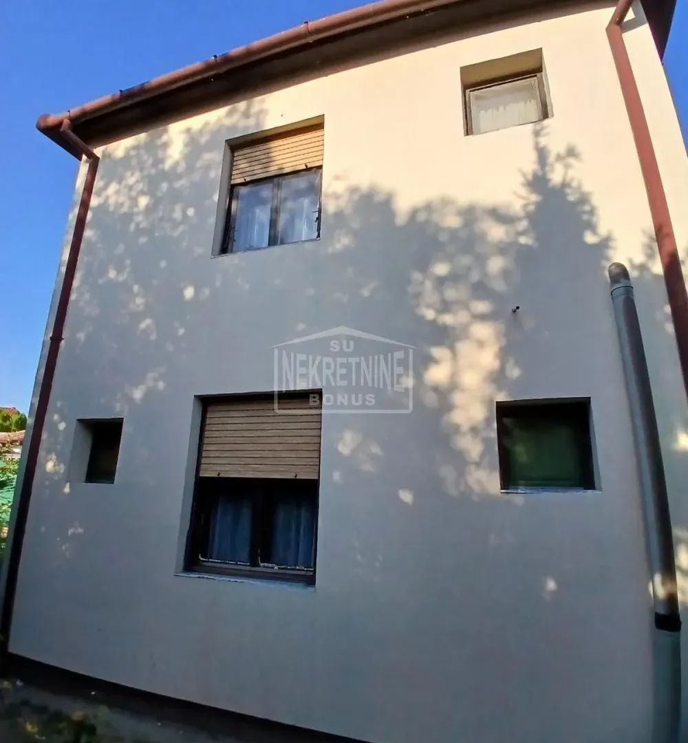 Prodaja, kuća, 190m², Novo Selo, Subotica