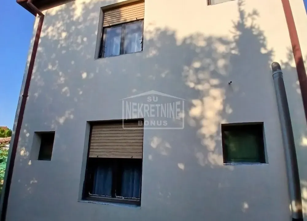 Prodaja, kuća, 190m², Novo Selo, Subotica