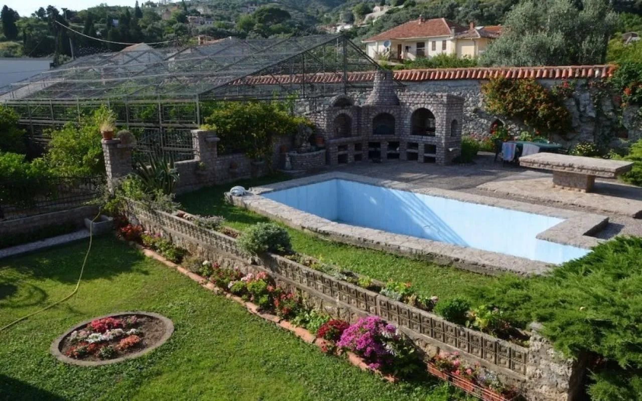 Prodaja, kuća, 324m², Bar, Crna Gora