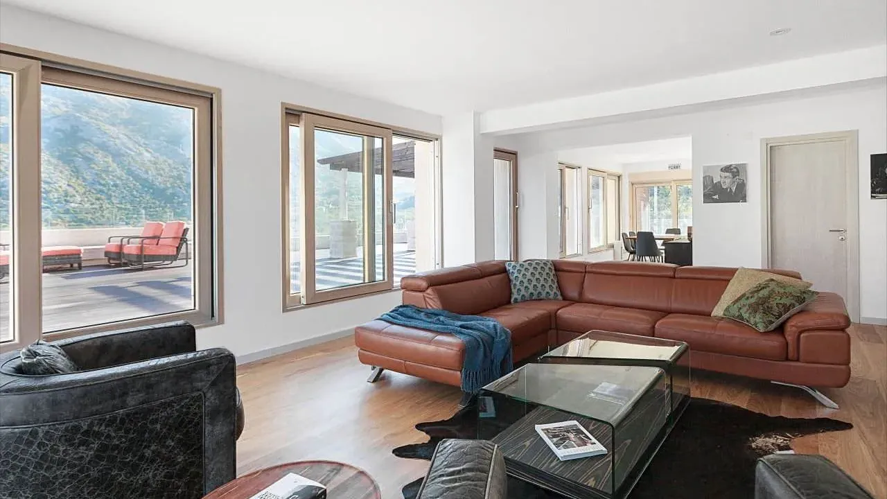 Prodaja, dvosoban stan, 156m², Kotor, Crna Gora