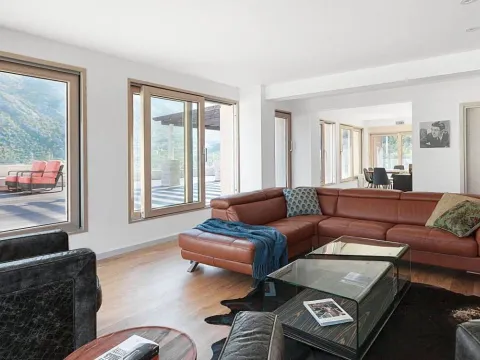 Sale, two bedroom apartment, 156m², Kotor, Crna Gora