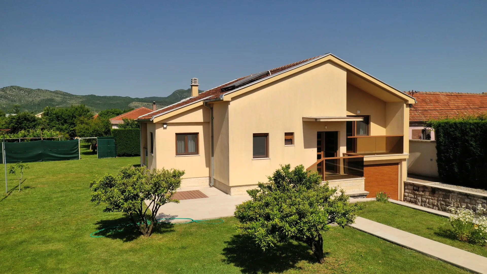 Rent, house, 170m², Zabjelo, Podgorica