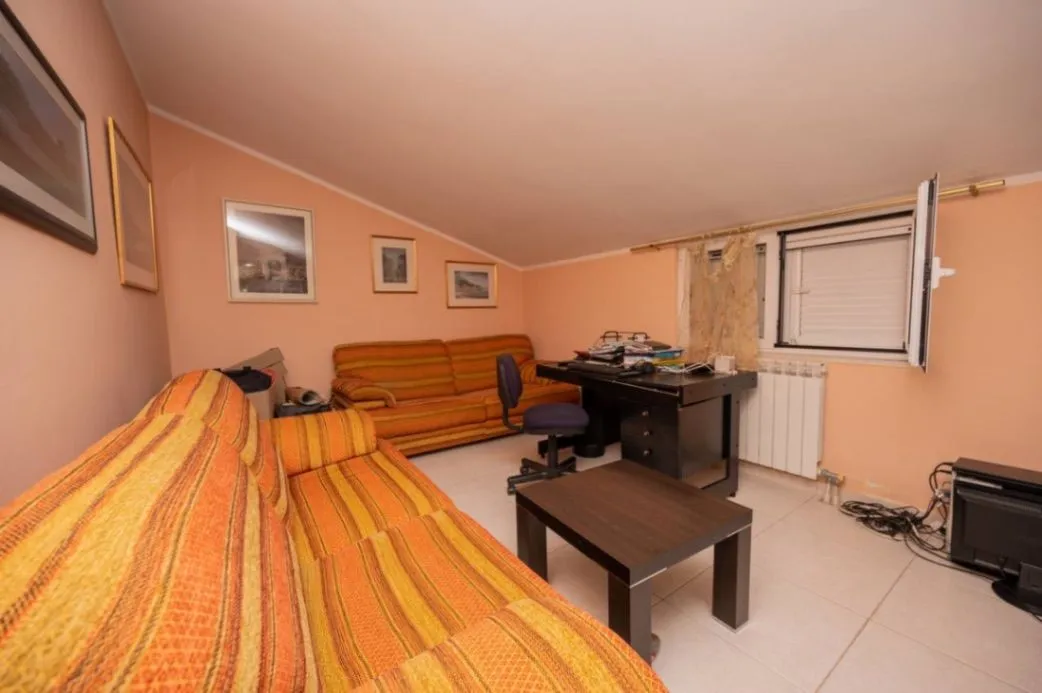 Prodaja, kuća, 250m², Donja Gorica, Podgorica