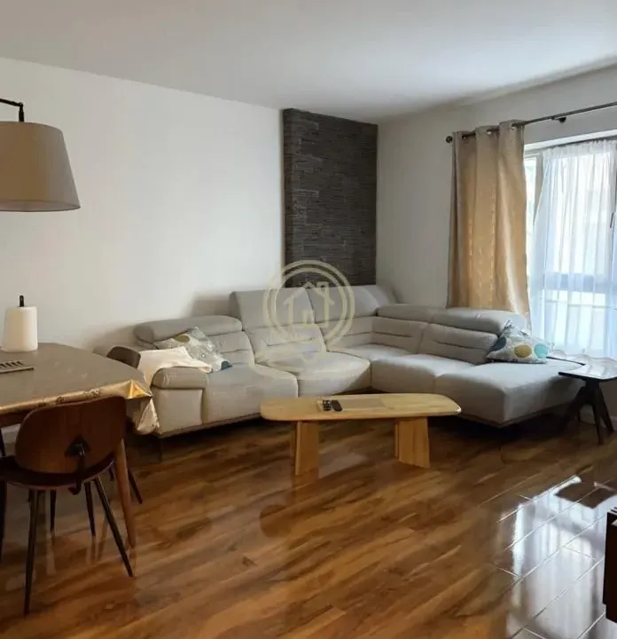 Izdavanje, trosoban stan, 70m², Stari grad, Novi Sad
