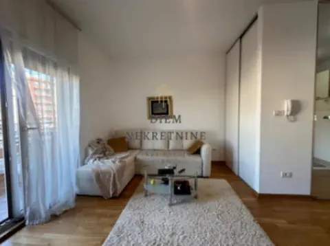 Izdavanje, garsonjera, 34m², City Kvart, Podgorica - image 11