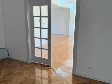 Izdavanje, četvorosoban stan, 144m², Vračar Hram, Vračar Sve Podlokacije - image 7