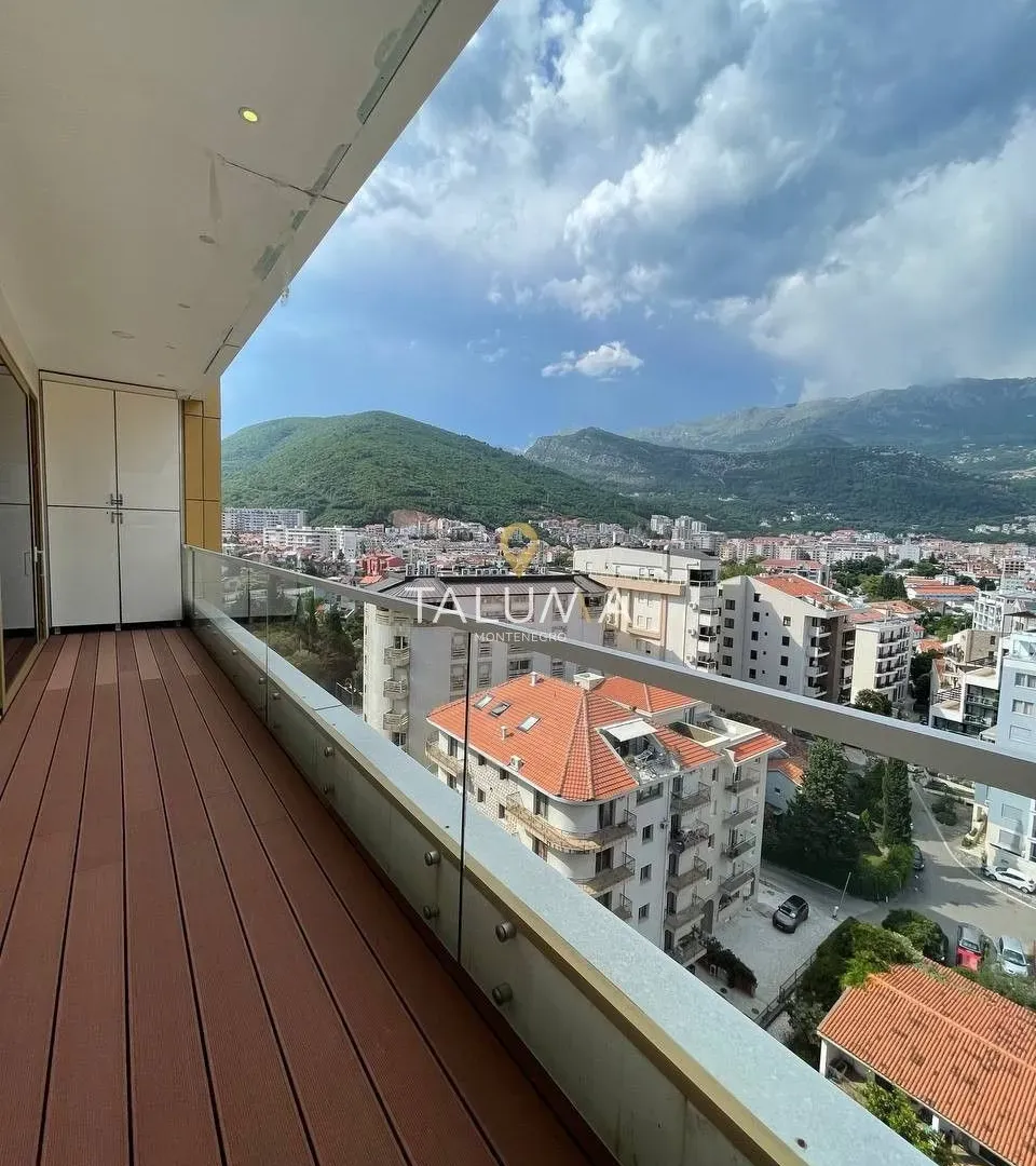 Prodaja, dvosoban stan, 158m², Centar, Budva