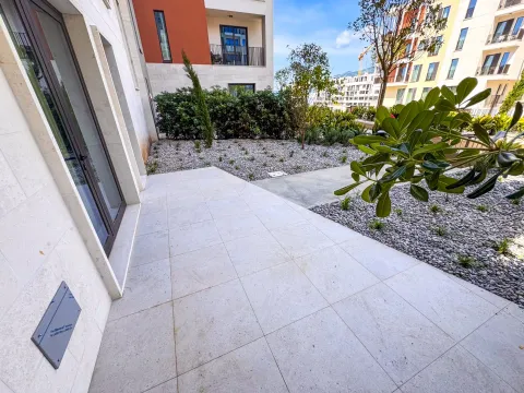 Sale, one bedroom apartment, 106m², Porto Montenegro, Tivat - image 3