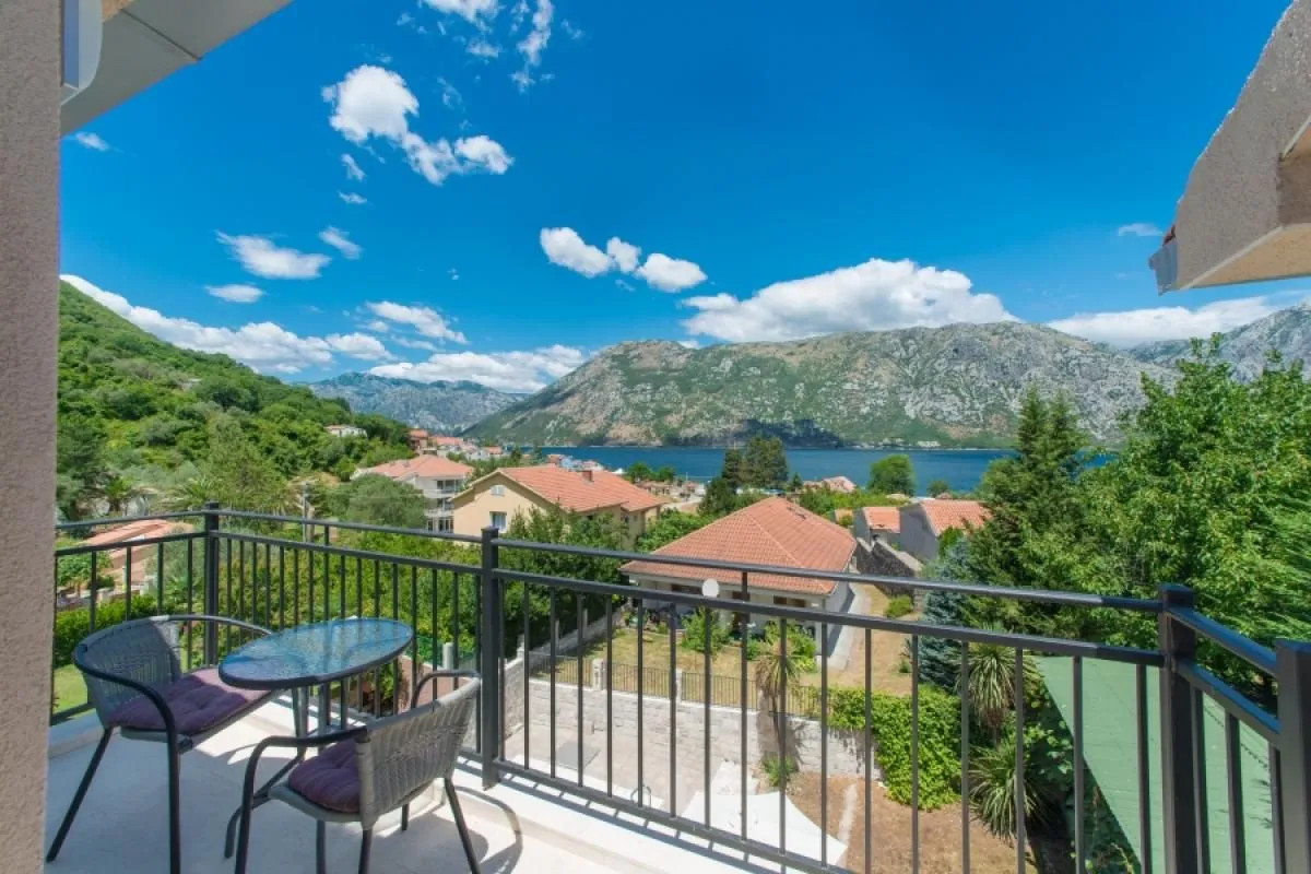 Sale, house, 240m², Stoliv, Kotor