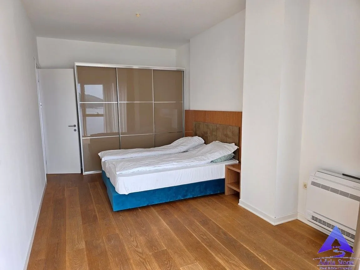 Prodaja, dvosoban stan, 77m², Centar, Budva