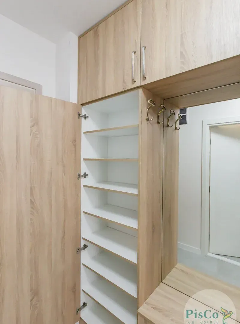 Izdavanje, jednosoban stan, 50m², Central Point, Podgorica