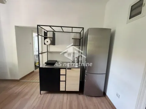 Izdavanje, trosoban stan, 65m², Stari Grad, Beograd - image 5