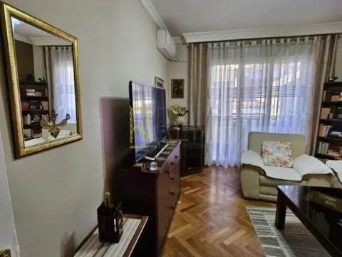 Izdavanje, dvosoban stan, 65m², Centar, Podgorica - image 8