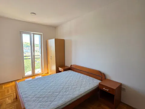 Rent, two bedroom apartment, 65m², Podgorica, Crna Gora - image 4