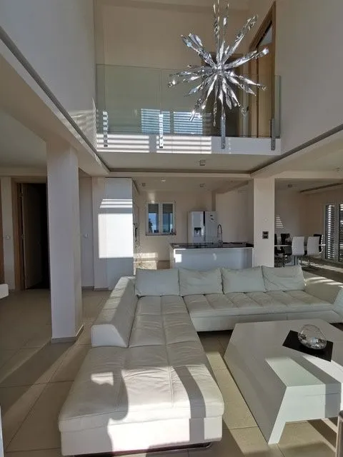 Sale, house, 300m², Dobrota, Kotor