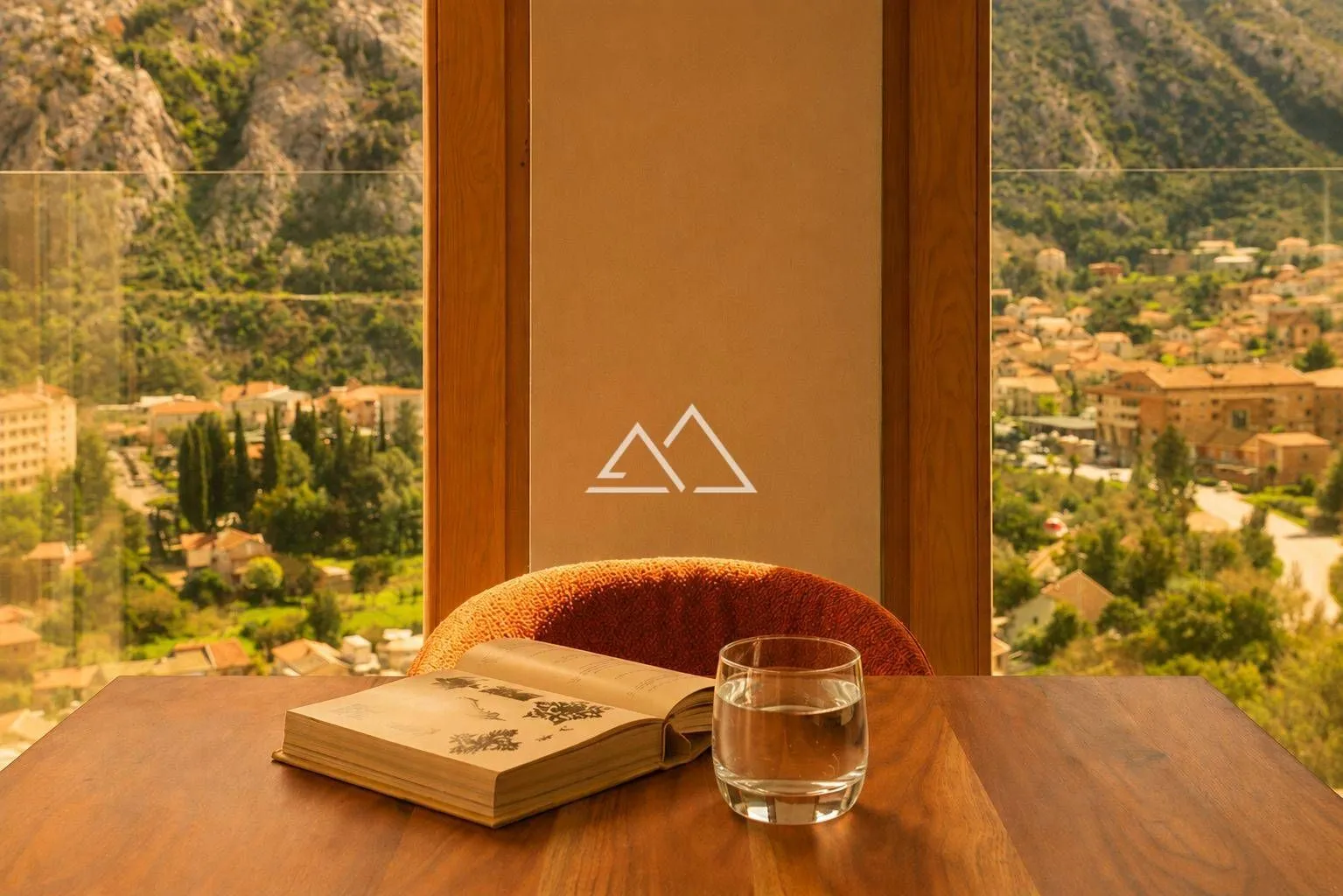 Prodaja, dvosoban stan, 136m², Centar, Kotor