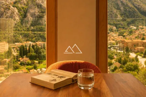 Prodaja, dvosoban stan, 136m², Centar, Kotor - image 11