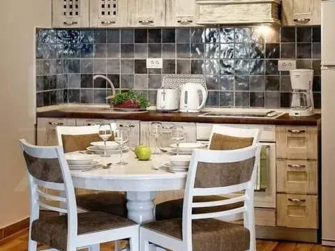 Rent, one bedroom apartment, 50m², Dobrota, Kotor - image 7
