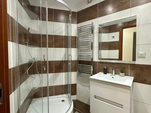 Rent, one bedroom apartment, 53m², Centar, Podgorica - image 17