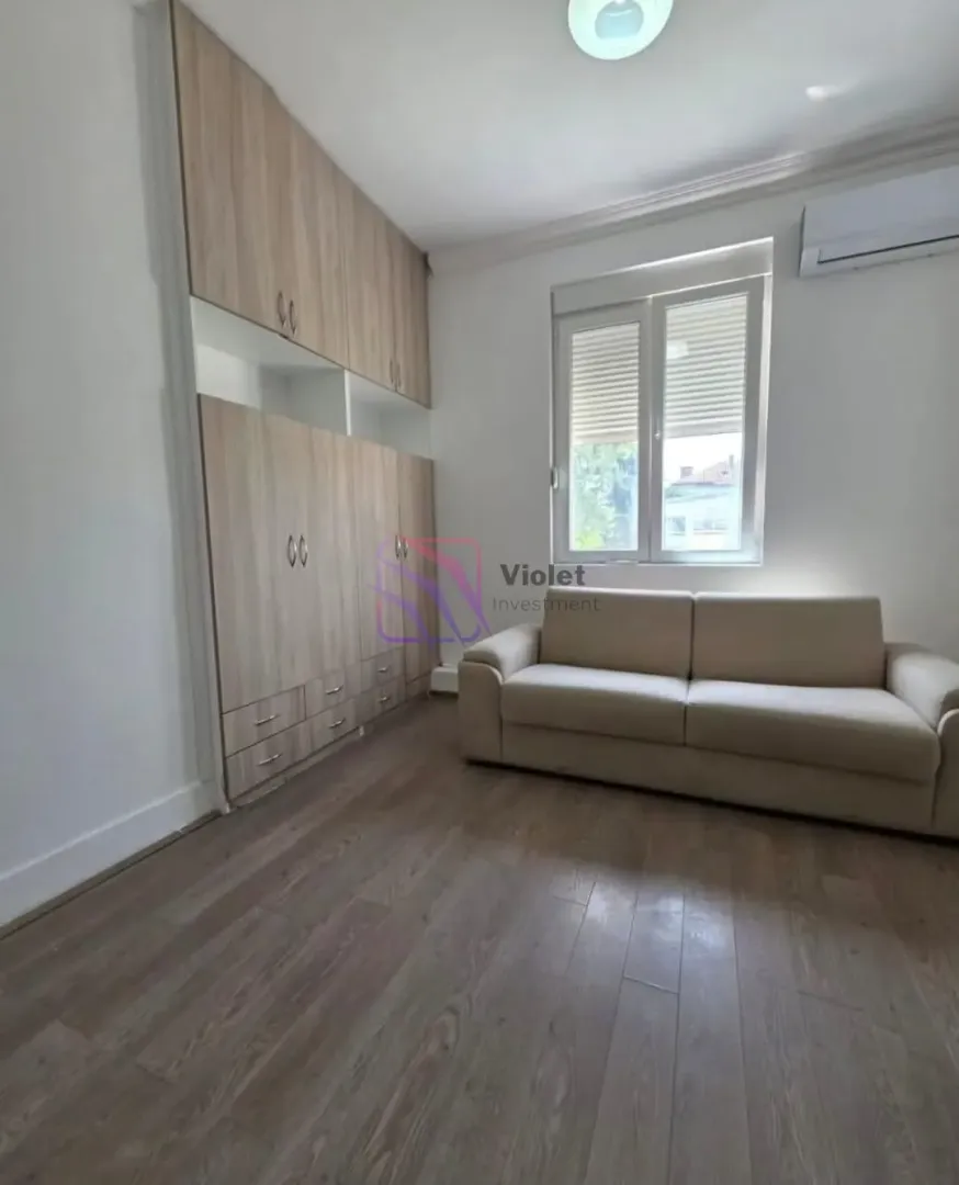 Izdavanje, dvosoban stan, 73m², Centar, Podgorica
