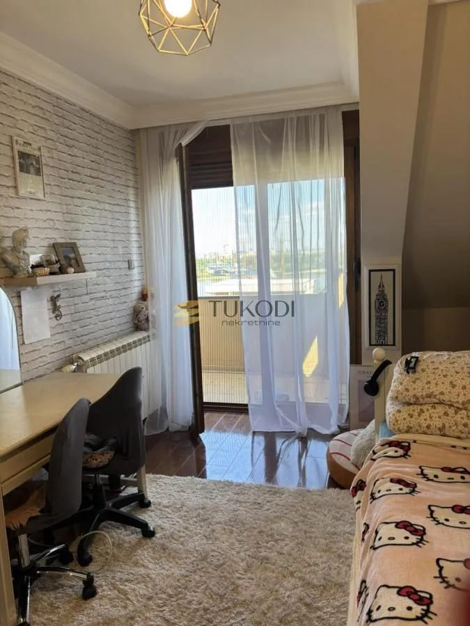 Prodaja, kuća, 400m², Sremska Kamenica, Petrovaradin