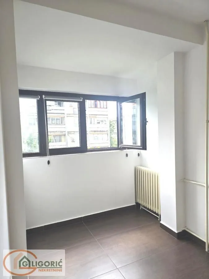Izdavanje, dvosoban stan, 41m², Poštanska Štedionica, Palilula Sve Podlokacije