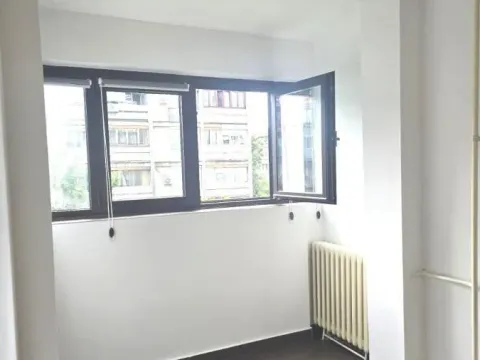 Izdavanje, dvosoban stan, 41m², Poštanska Štedionica, Palilula Sve Podlokacije - image 8