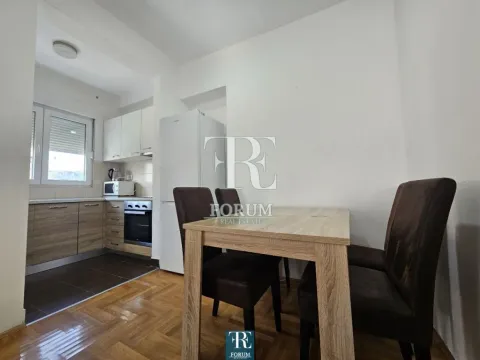 Izdavanje, trosoban stan, 86m², Stari Aerodrom, Podgorica - image 4