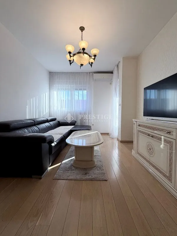 Izdavanje, jednosoban stan, 48m², City Kvart, Podgorica