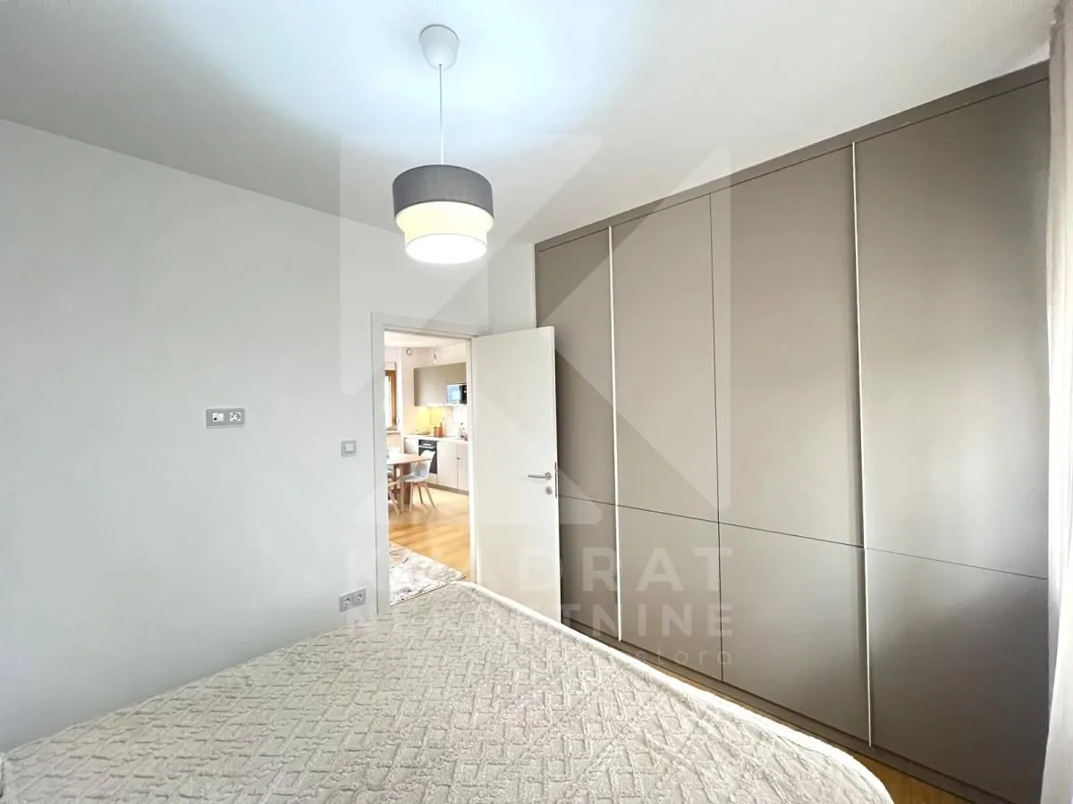 Izdavanje, jednosoban stan, 42m², Tološka šuma, Podgorica
