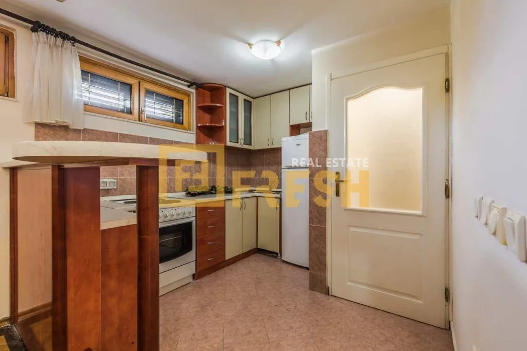 Rent, house, 370m², Zabjelo, Podgorica