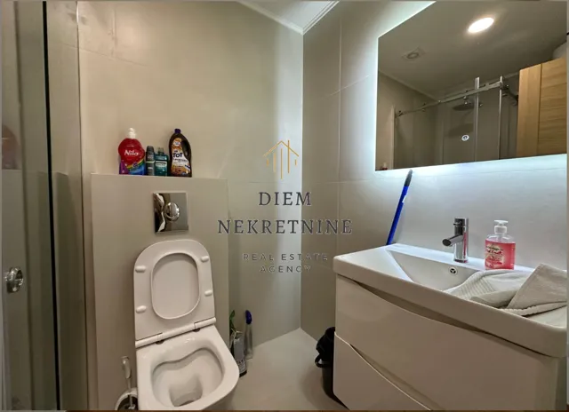 Izdavanje, jednosoban stan, 46m², City Kvart, Podgorica