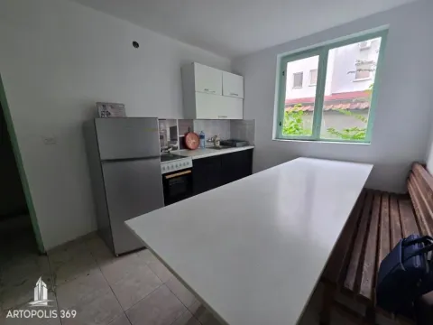 Izdavanje, poslovni prostor, 1440m², Zemun Kalvarija, Zemun Sve Podlokacije - image 16