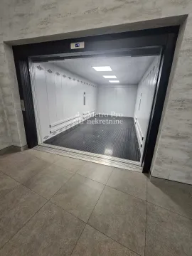 Prodaja, četvorosoban stan, 180m², Neimar, Vračar Sve Podlokacije - image 20