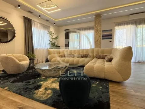 Prodaja, kuća, 165m², Petrovaradin, Novi Sad - image 1