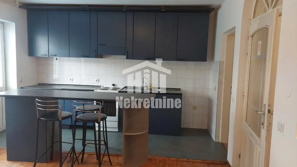 Rent, house, 180m², Čukarica, Beograd