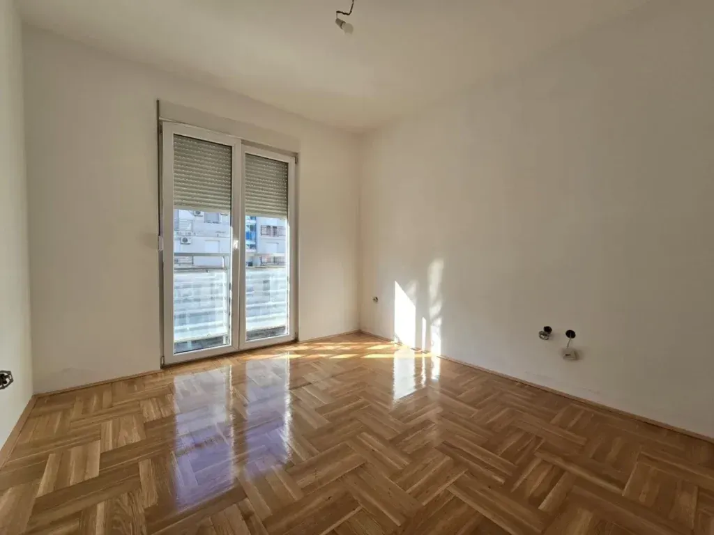 Prodaja, dvosoban stan, 73m², Dalmatinska ulica, Podgorica