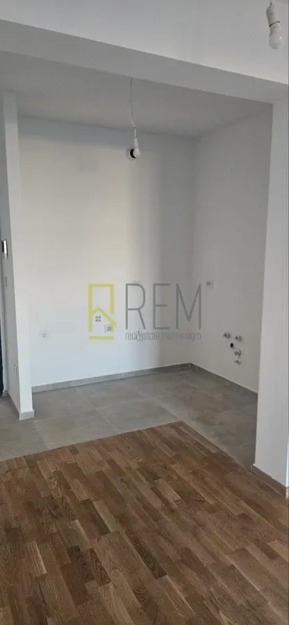 Prodaja, jednosoban stan, 45m², Stari Aerodrom, Podgorica