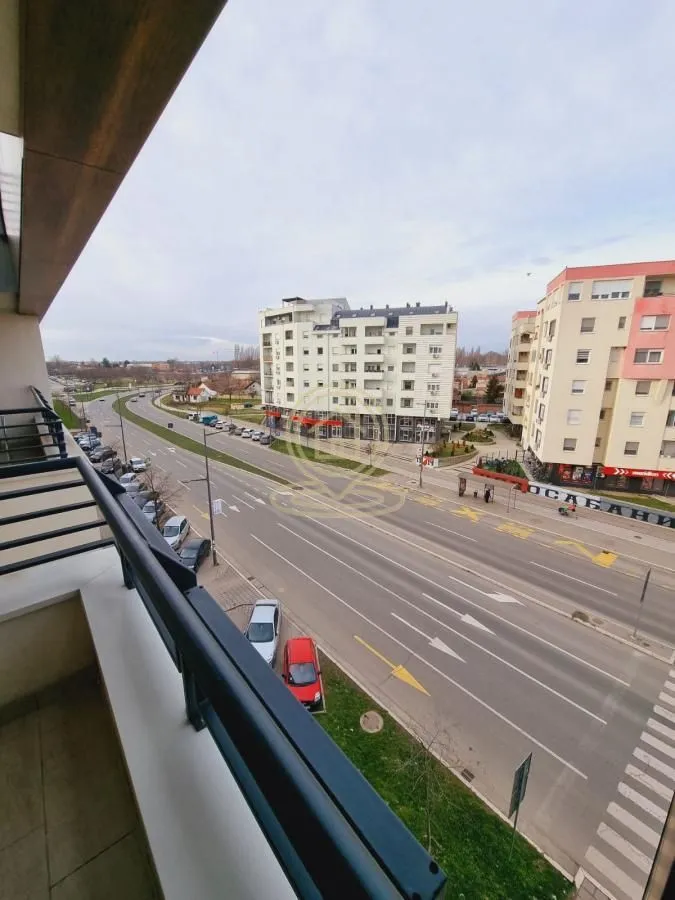 Prodaja, trosoban stan, 63m², Bulevar patrijarha Pavla, Novi Sad Sve Podlokacije