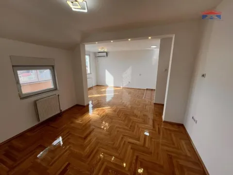 Sale, four bedroom apartment, 117m², Bulevar Evrope, Novi Sad Sve Podlokacije - image 11