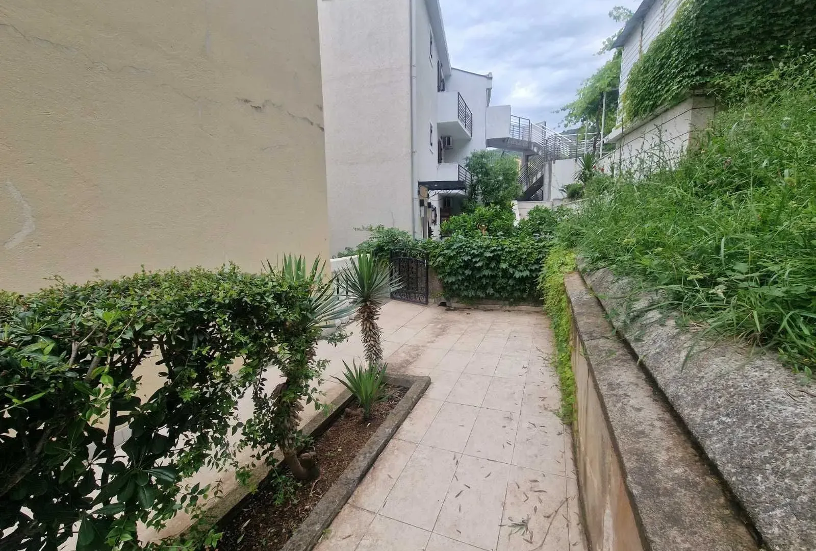 Sale, two bedroom apartment, 56m², Petrovac, Budva
