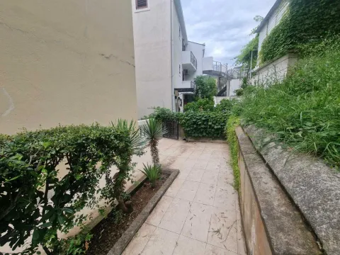 Sale, two bedroom apartment, 56m², Petrovac, Budva - image 24