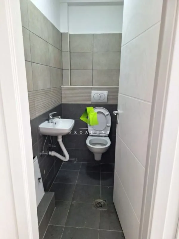 Rent, office space, 80m², Medijana, Niš